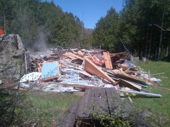 2. demolition/West Grey-20170515-00453